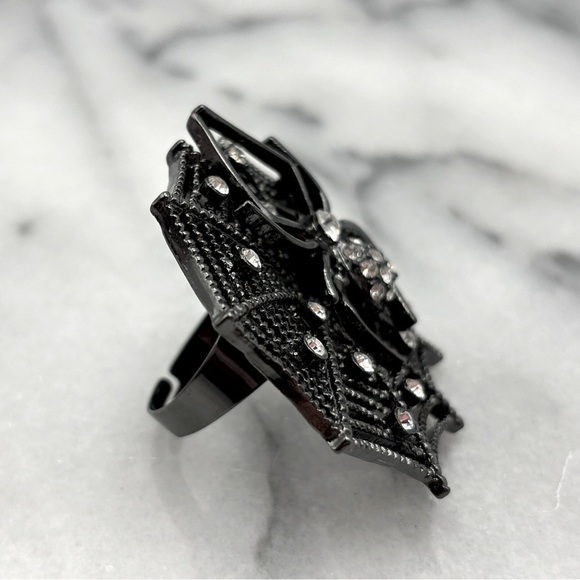 Spider Web Crystal Ring Costume Jewelry - Picture 6 of 7